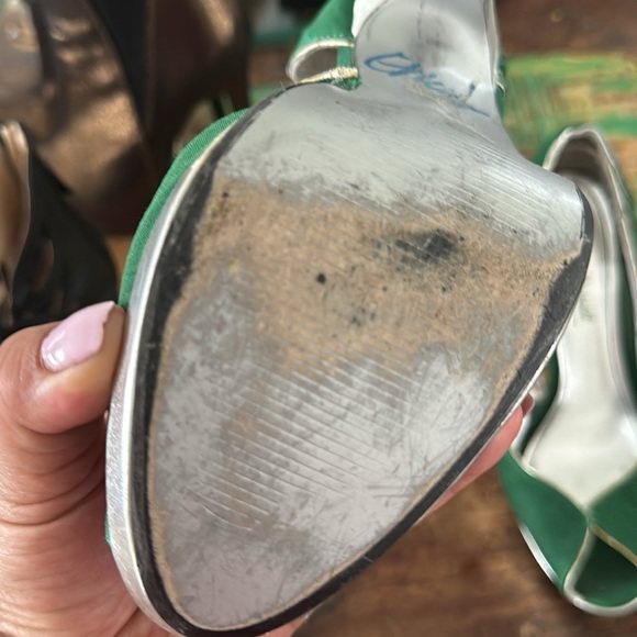Vintage Anne Michelle green silk heels - Picture 2 of 6